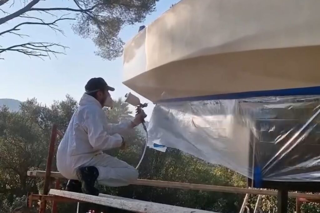 peinture coque de bateau strateck